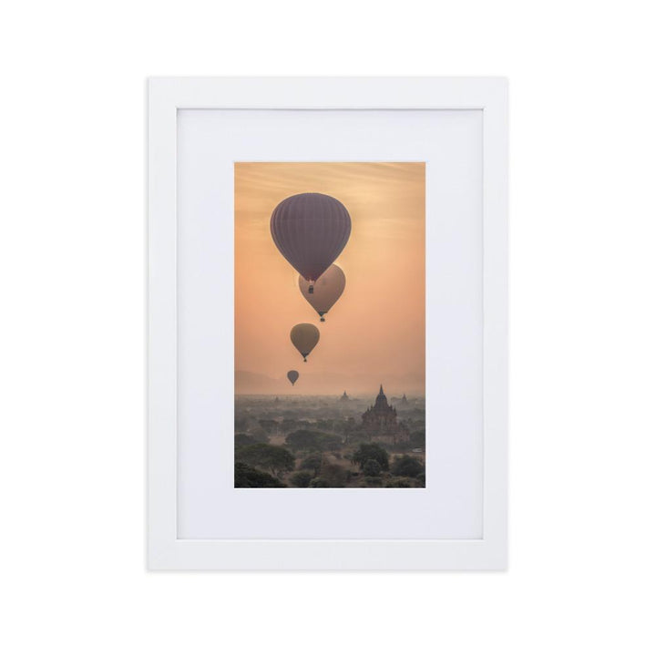 Heißluftbalons - Poster im Rahmen mit Passepartout Weiß / 21×30 cm artlia