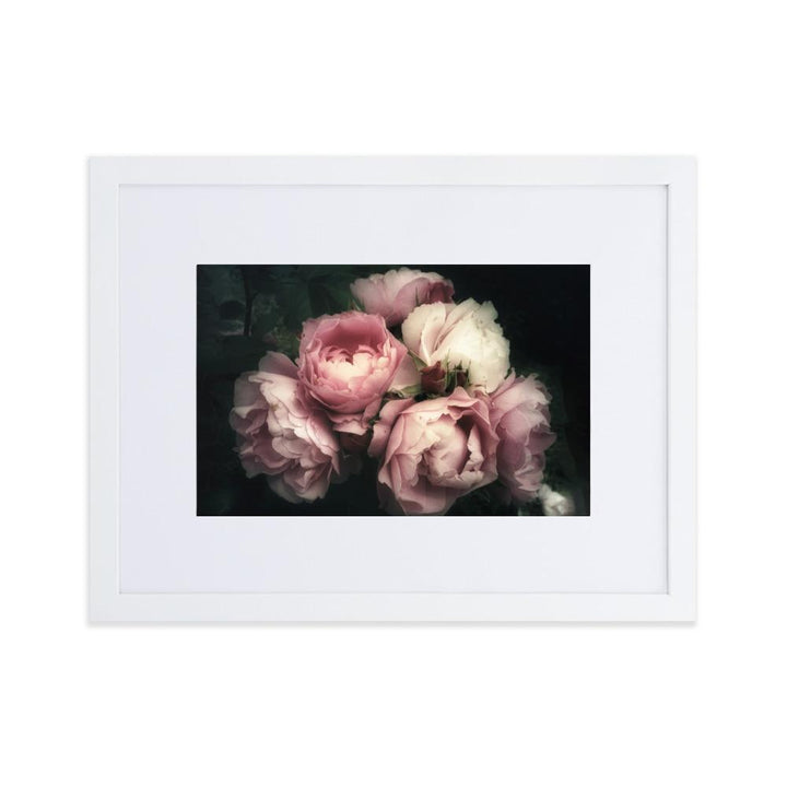 Bouquet Of Peonies Strauß Pfingstrosen - Poster im Rahmen mit Passepartout artlia Weiß / 30×40 cm artlia