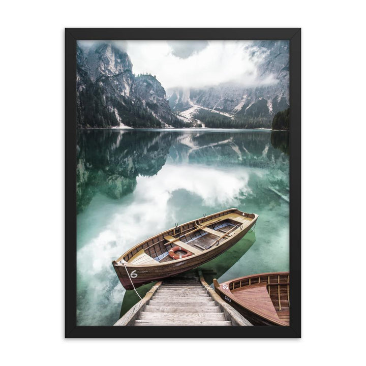 Braies lake - Poster im Rahmen Kuratoren von artlia schwarz / 30x41 cm artlia