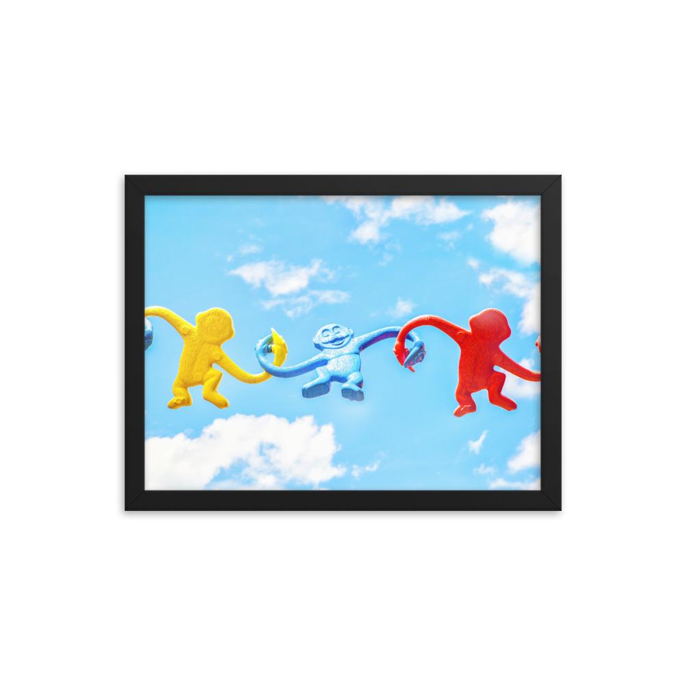 Himmlisches Teamwork - Poster im Rahmen Kuratoren von artlia schwarz / 30x41 cm artlia