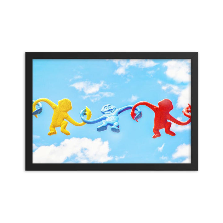 Himmlisches Teamwork - Poster im Rahmen Kuratoren von artlia schwarz / 30x45 cm artlia