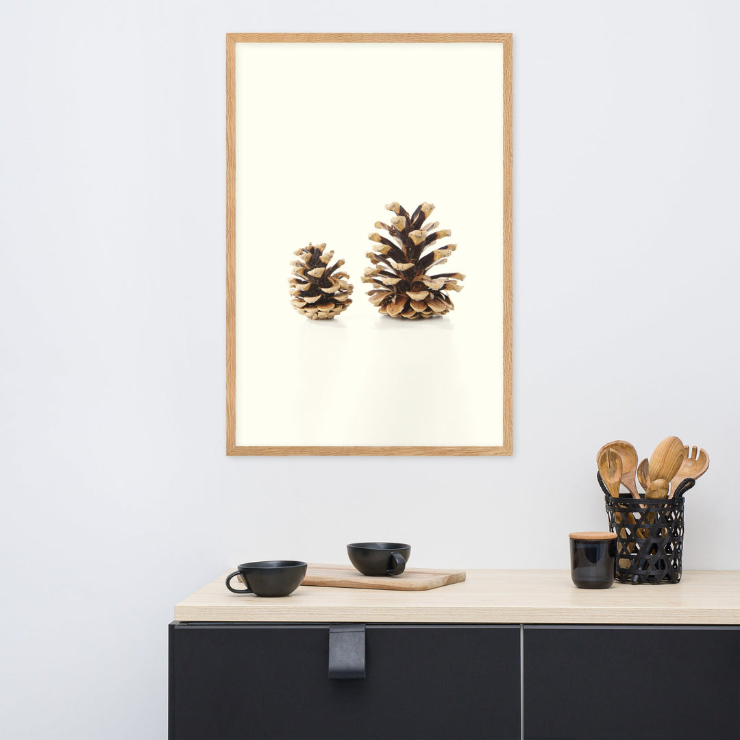 Pine Cone - Poster im Rahmen Kuratoren von artlia artlia