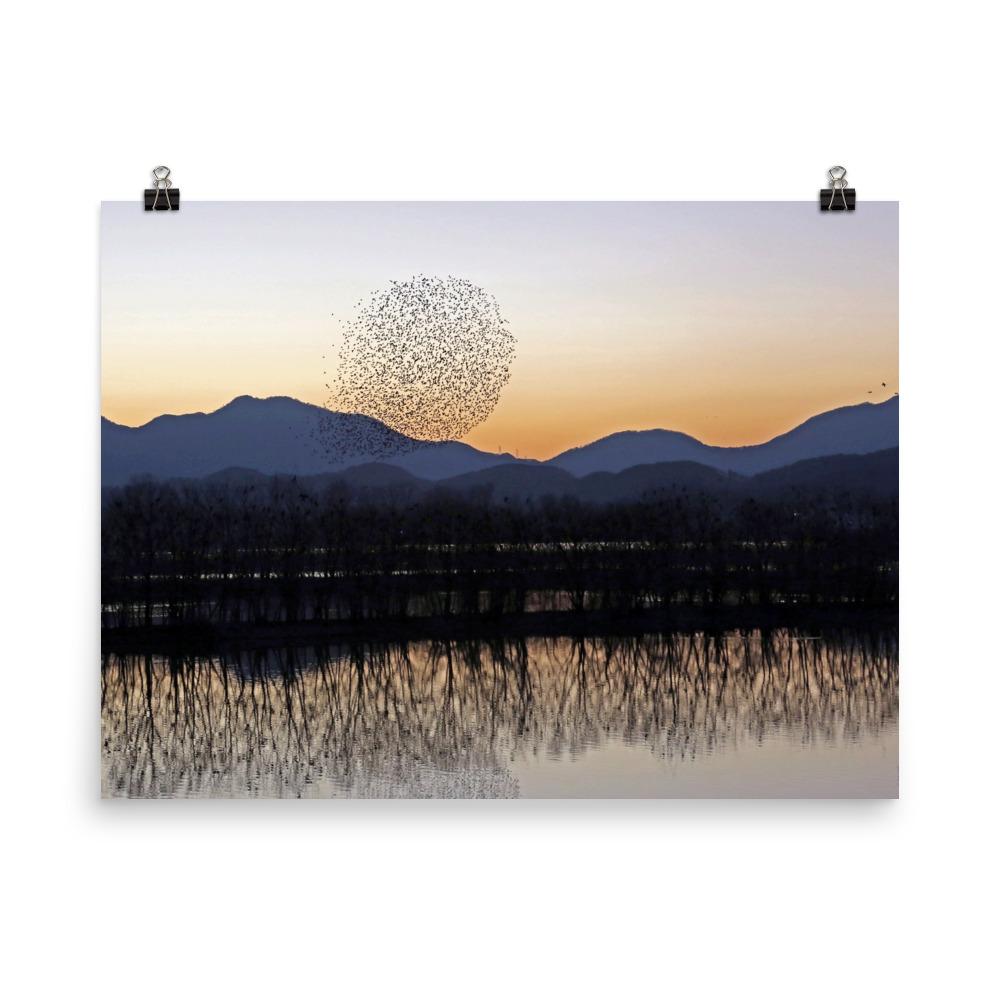 Sonnenuntergang im Junam-Wasserreservoir - Poster Young Han Song 20x25 cm artlia