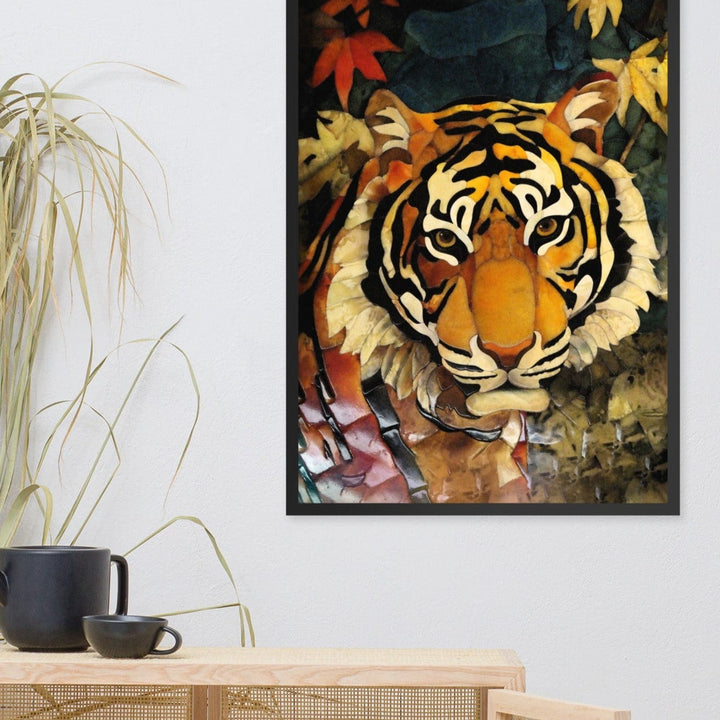 Tiger in Autumn - Poster im Rahmen Kuratoren von artlia artlia