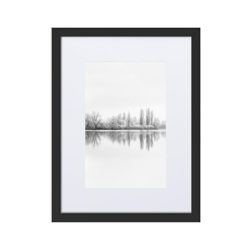 Winterlicher See Winter Lake - Poster im Rahmen mit Passepartout artlia Schwarz / 30×40 cm artlia